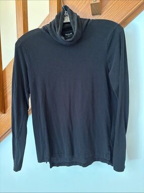 Madewell women’s Black Turtleneck Long-Sleeve top